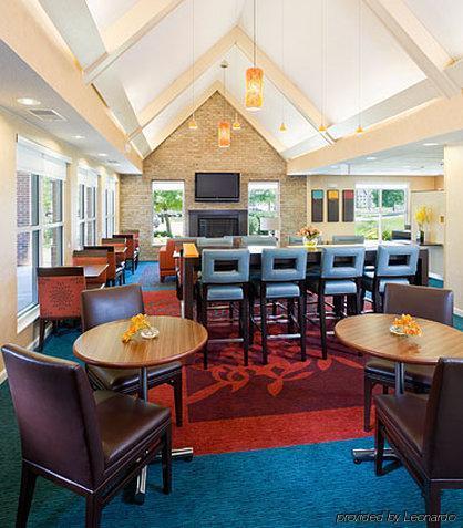 Residence Inn By Marriott Cedar Rapids Restaurant photo